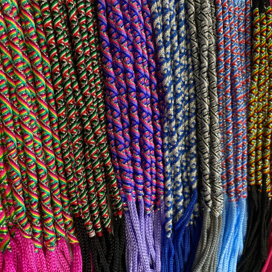 Magnifiques bracelets brésiliens nylon Argentés, commandez votre lot - Felizz