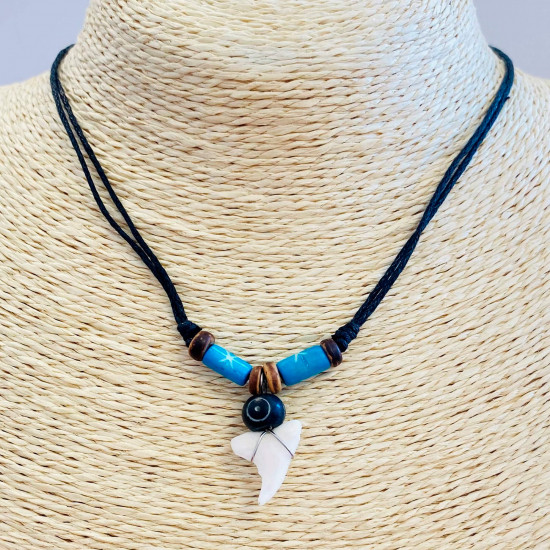 Wholesaler shark tooth necklaces, batch sales for professionals